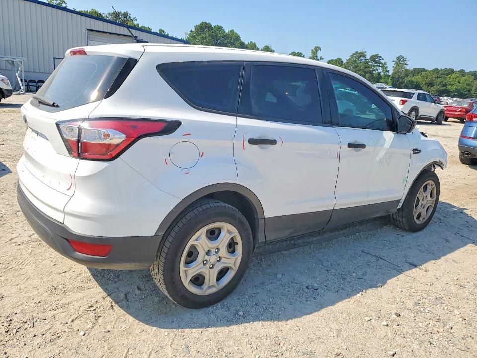 67624926 :رقم المزاد ، 1FMCU0F7XJUC11945 vin ، 2018 Ford Escape مزاد بيع
