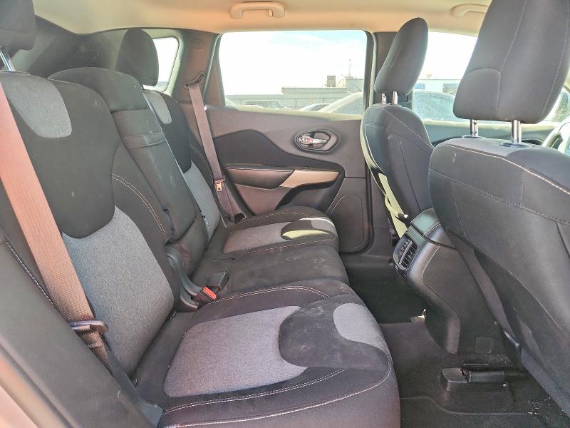 Продаж на аукціоні авто 2018 Jeep Cherokee, vin: 1C4PJLCB4JD542481, номер лоту: 67388736