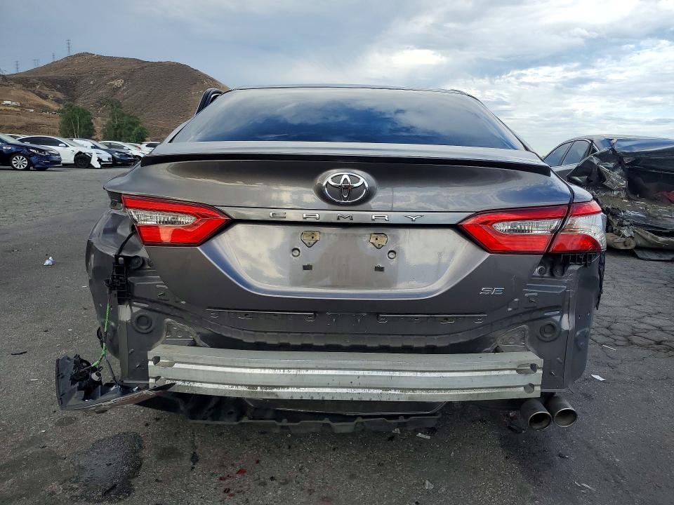 Продажа на аукционе авто 2018 Toyota Camry, vin: 4T1B11HK8JU647057, номер лота: 68213126