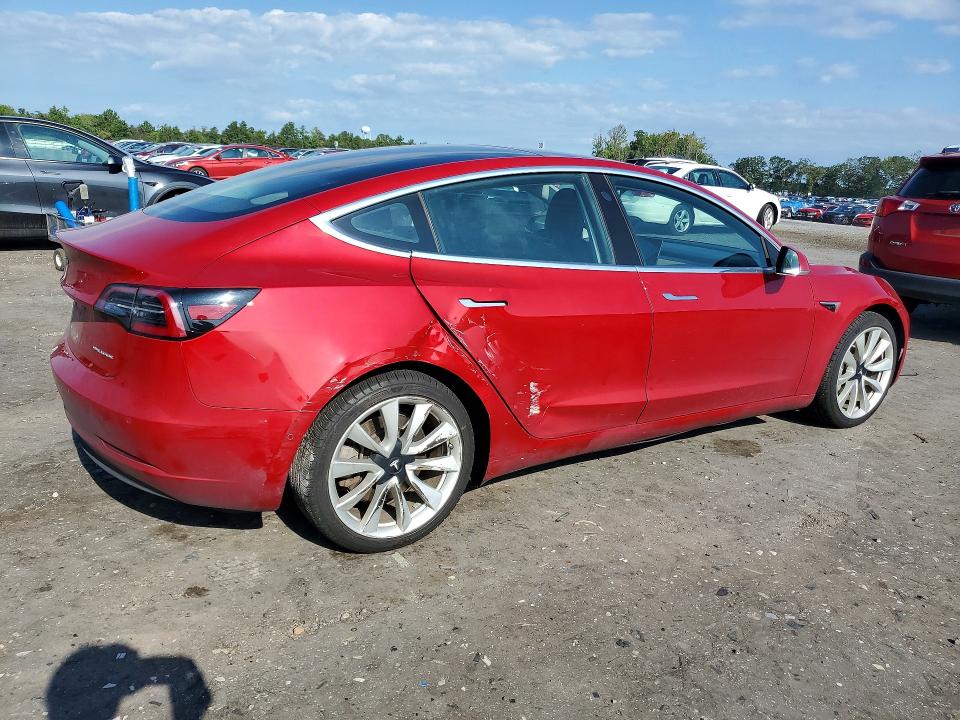 67429266 :رقم المزاد ، 5YJ3E1EB2JF133425 vin ، 2018 Tesla Model 3 مزاد بيع