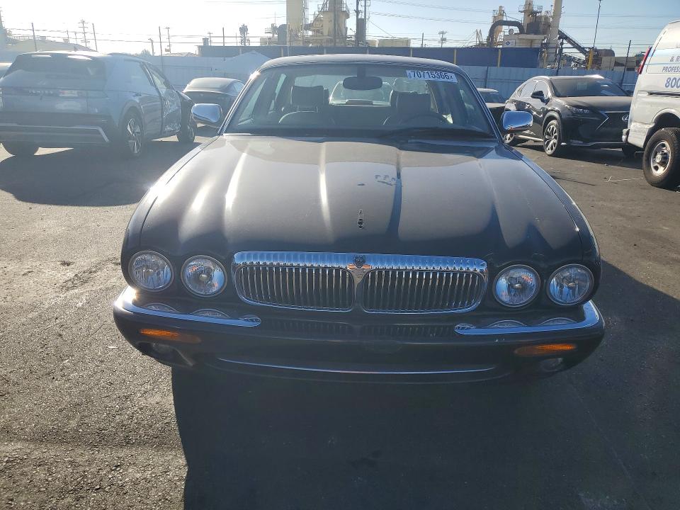 2001 Jaguar Xjr მანქანა იყიდება აუქციონზე, vin: SAJDA24C41LF31902, აუქციონის ნომერი: 70715366
