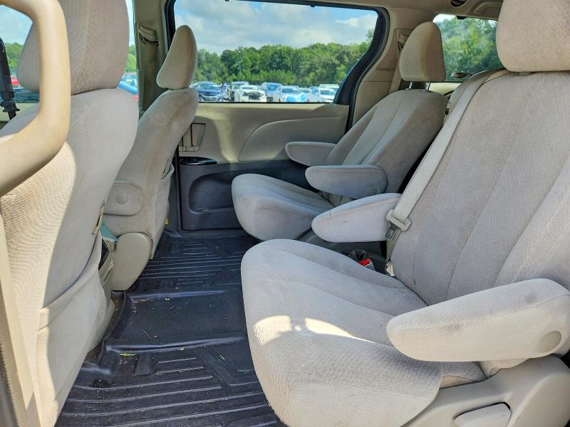 69997756 :رقم المزاد ، 5TDKK3DC1DS389954 vin ، 2013 Toyota Sienna مزاد بيع
