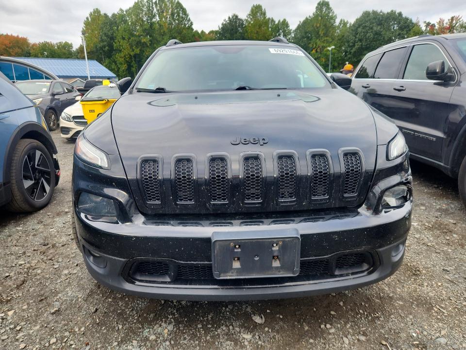 69291666 :رقم المزاد ، 1C4PJMCX9JD516282 vin ، 2018 Jeep Cherokee مزاد بيع