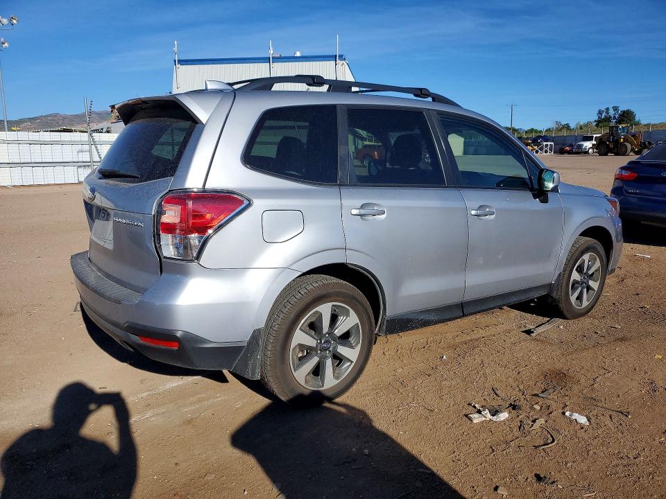 Продажа на аукционе авто 2018 Subaru Forester, vin: JF2SJAEC8JG585192, номер лота: 68450356