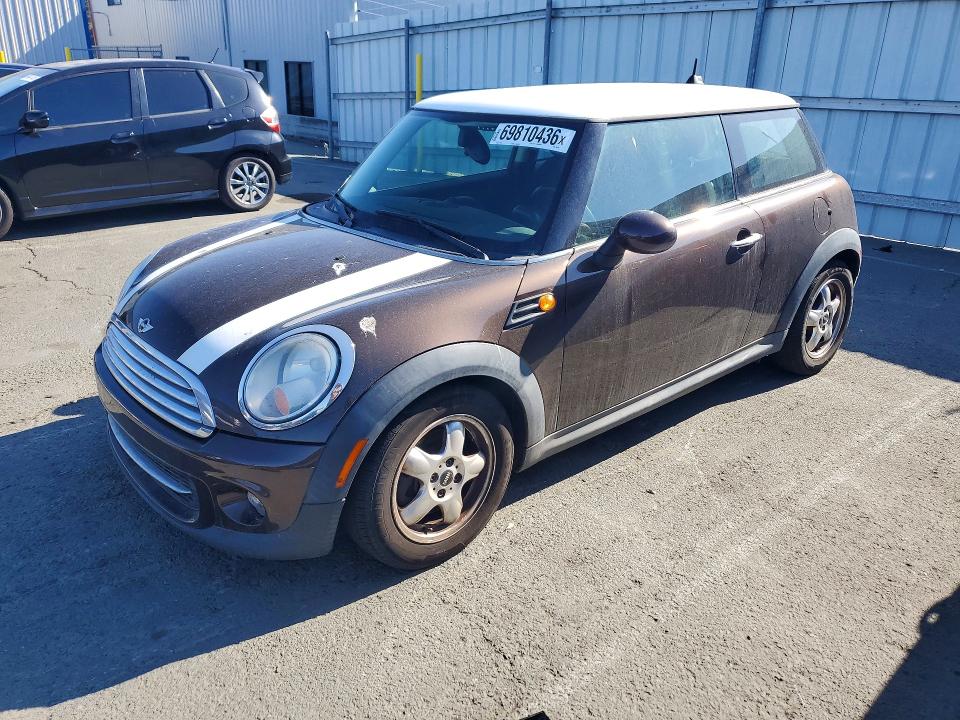 2011 Mini Cooper მანქანა იყიდება აუქციონზე, vin: WMWSU3C5XBT092562, აუქციონის ნომერი: 69810436