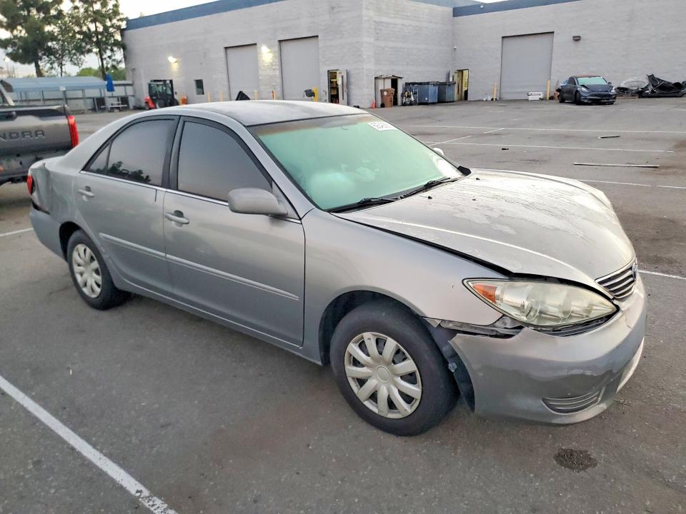 69342666 :رقم المزاد ، 4T1BE32K75U621452 vin ، 2005 Toyota Camry مزاد بيع