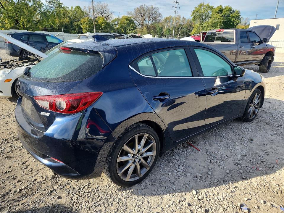 2018 Mazda 3 მანქანა იყიდება აუქციონზე, vin: 3MZBN1M30JM158919, აუქციონის ნომერი: 70693186