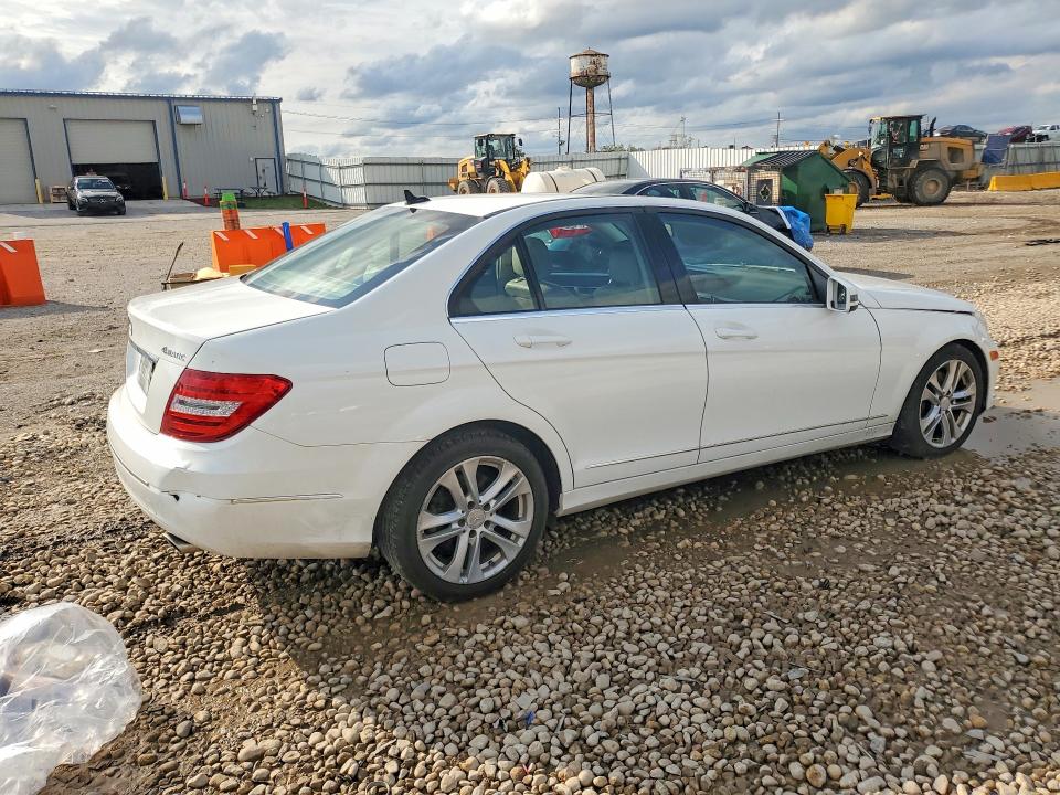 Продажа на аукционе авто 2013 Mercedes-benz C, vin: WDDGF8ABXDR266256, номер лота: 69400136