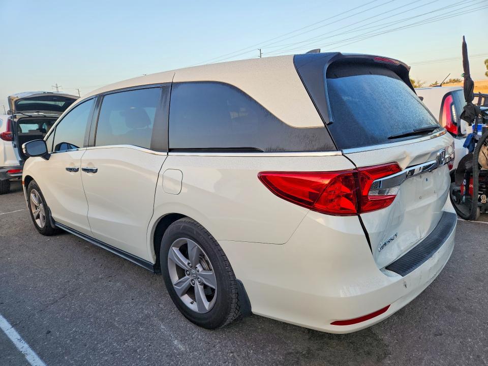 69583896 :رقم المزاد ، 5FNRL6H71JB099420 vin ، 2018 Honda Odyssey مزاد بيع