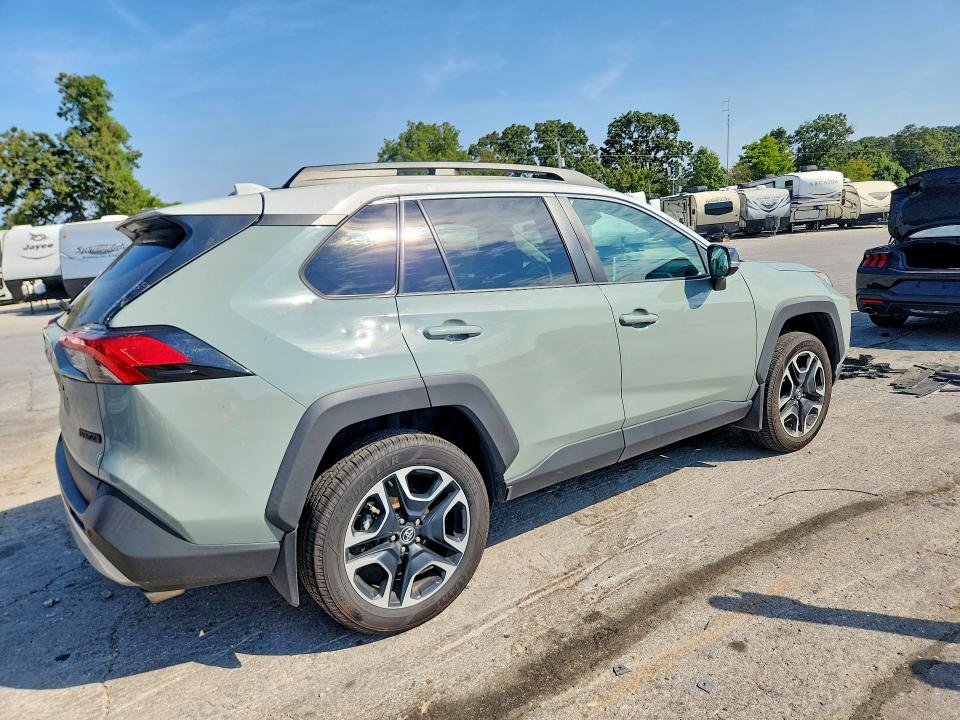 Продажа на аукционе авто 2020 Toyota Rav4, vin: 2T3J1RFV1LC110307, номер лота: 67525836