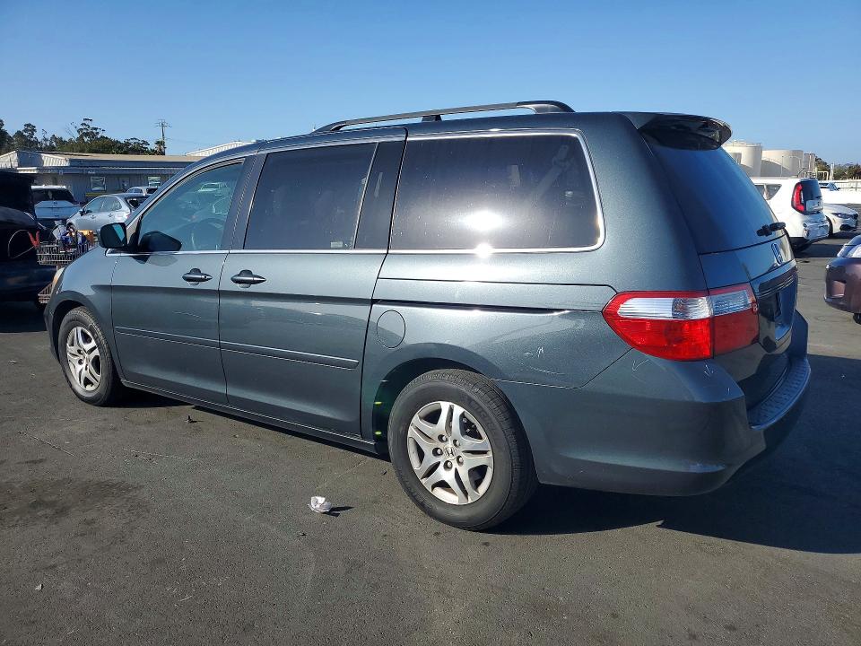 70475156 :رقم المزاد ، 5FNRL38785B115679 vin ، 2005 Honda Odyssey مزاد بيع