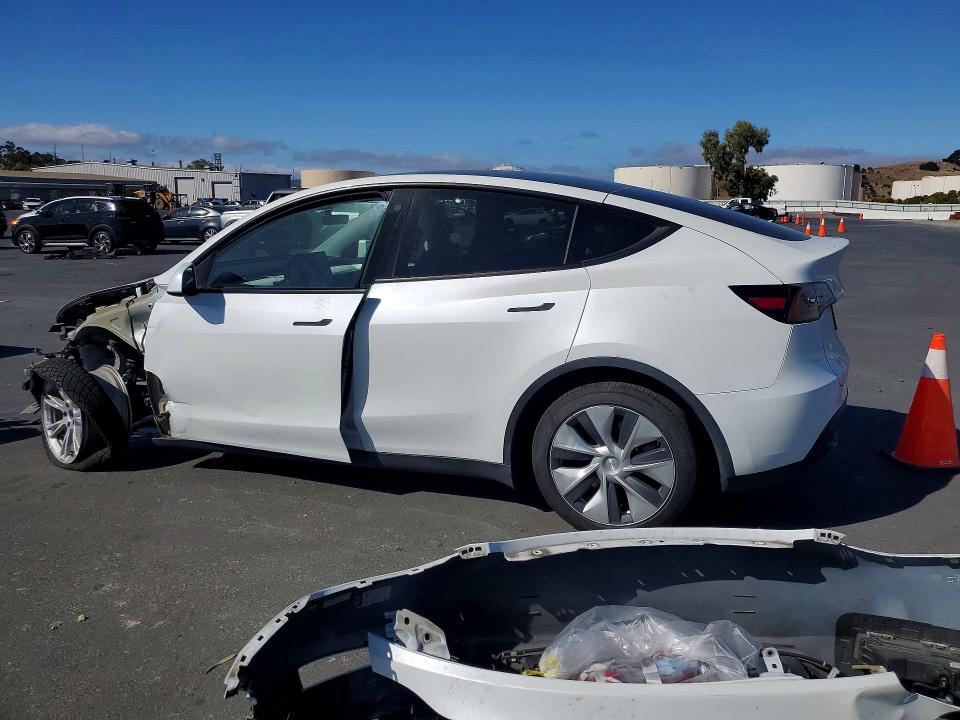 Auction sale of the 2023 Tesla Model Y, vin: 7SAYGDEEXPF740759, lot number: 68198186