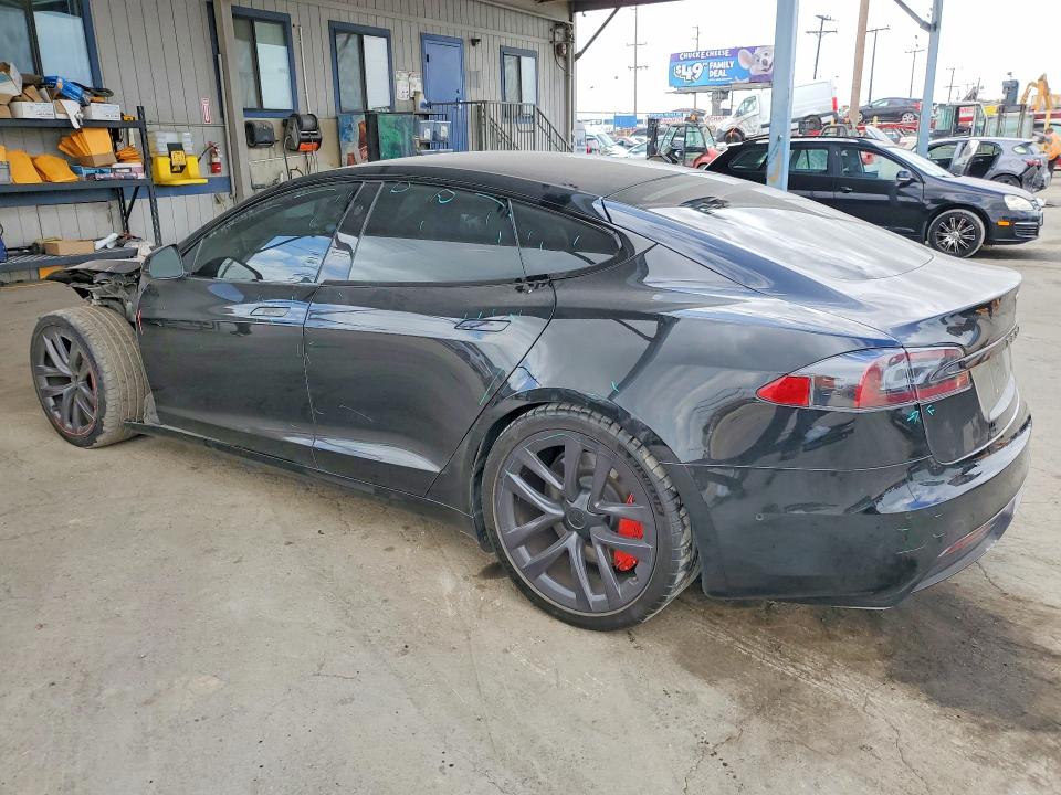69187886 :رقم المزاد ، 5YJSA1E55MF436284 vin ، 2021 Tesla Model S مزاد بيع