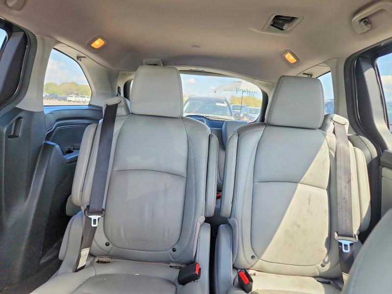 69052916 :رقم المزاد ، 5FNRL6H73JB102480 vin ، 2018 Honda Odyssey مزاد بيع