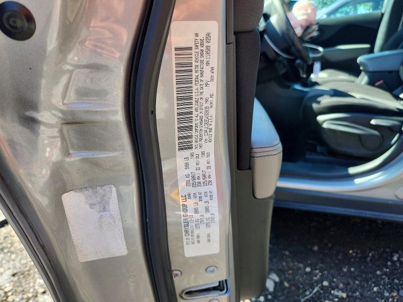 67814796 :رقم المزاد ، 1C4PJLCB2EW162839 vin ، 2014 Jeep Cherokee مزاد بيع