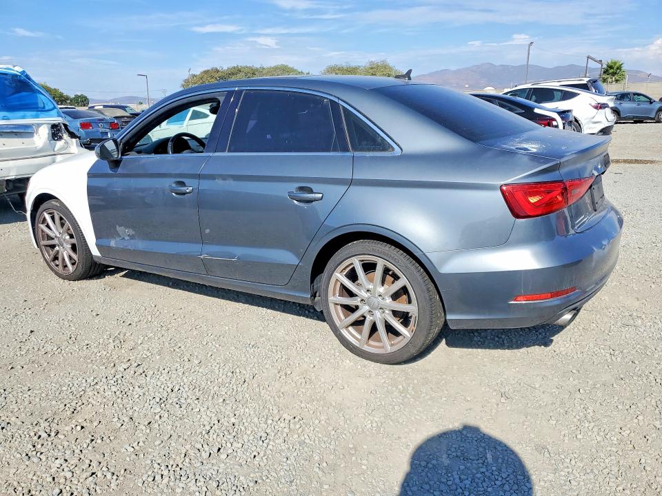 68390056 :رقم المزاد ، WAUBFGFF4F1004998 vin ، 2015 Audi A3 مزاد بيع