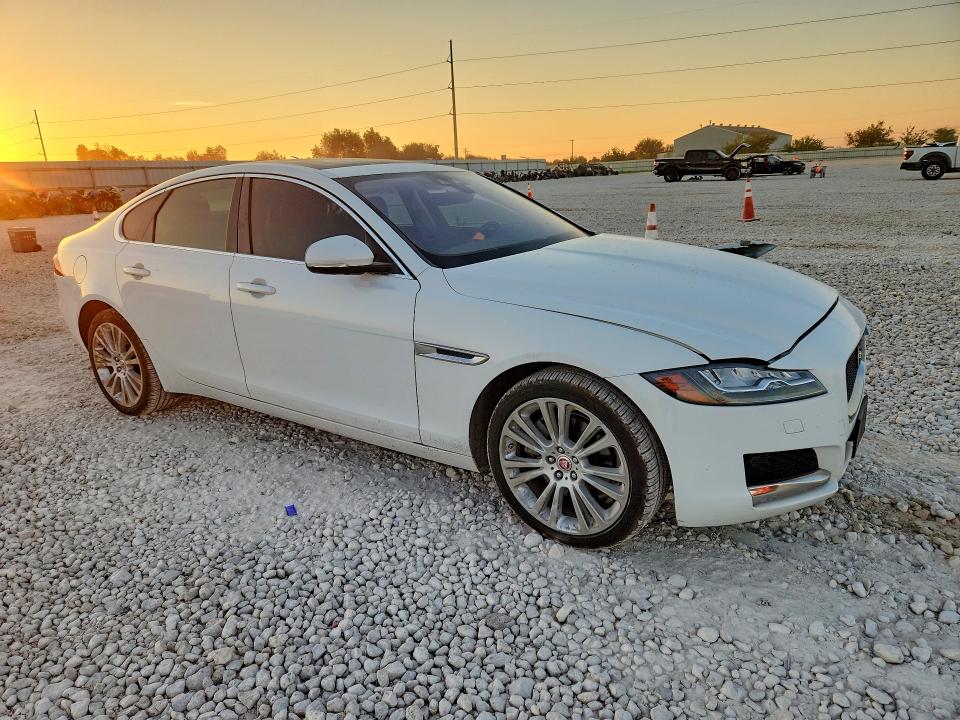 Продаж на аукціоні авто 2020 Jaguar Xf, vin: SAJBE4FX0LCY85357, номер лоту: 69969876