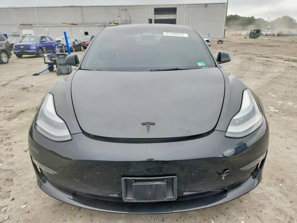67698076 :رقم المزاد ، 5YJ3E1EB0NF112059 vin ، 2022 Tesla Model 3 مزاد بيع