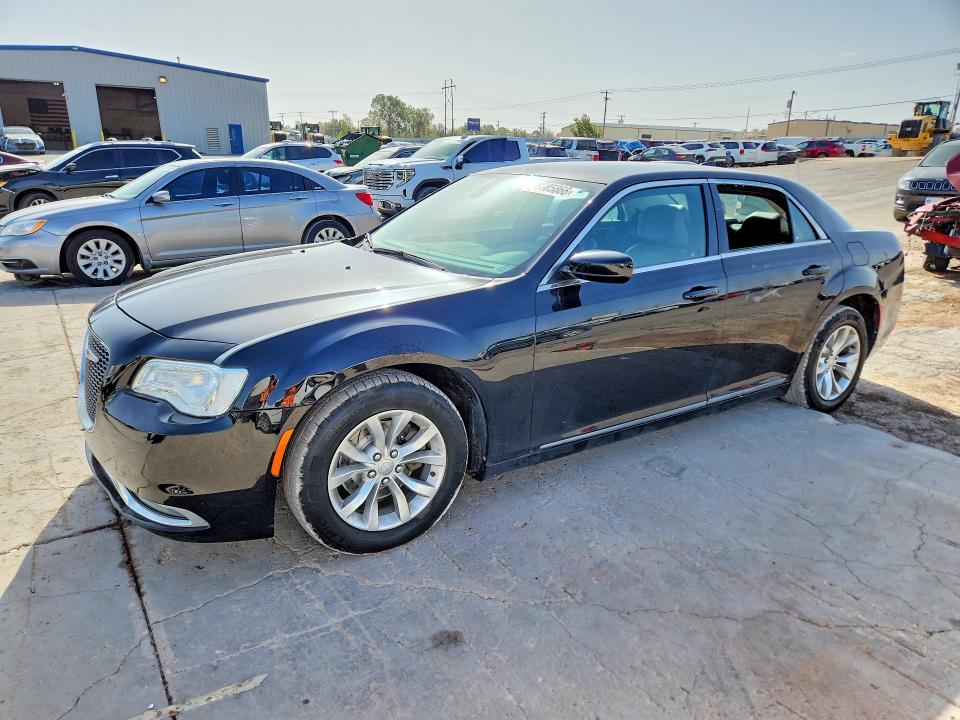 2015 Chrysler 300 მანქანა იყიდება აუქციონზე, vin: 2C3CCAAG2FH832809, აუქციონის ნომერი: 68785866