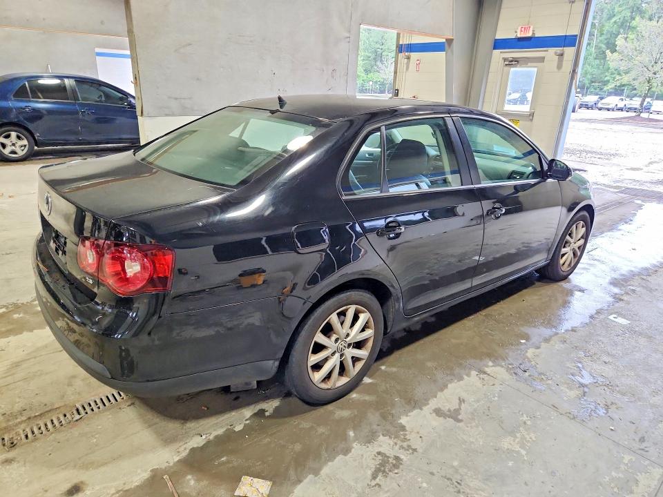 Продажа на аукционе авто 2010 Volkswagen Jetta, vin: 3VWAX7AJ0AM129805, номер лота: 70272166