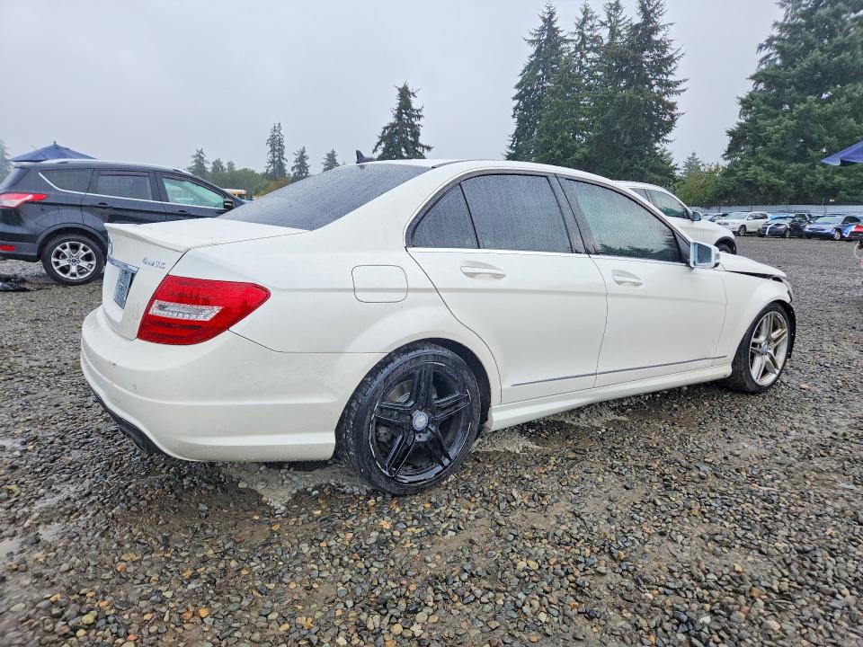 Продажа на аукционе авто 2013 Mercedes-benz C, vin: WDDGF8AB9DA800507, номер лота: 69763546