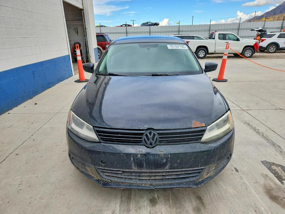70102796 :رقم المزاد ، 3VW1K7AJ7EM438174 vin ، 2014 Volkswagen Jetta مزاد بيع