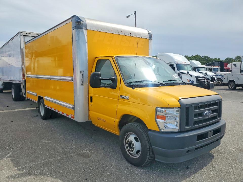 2022 Ford Econoline მანქანა იყიდება აუქციონზე, vin: 1FDWE3FN4NDC04196, აუქციონის ნომერი: 70526986