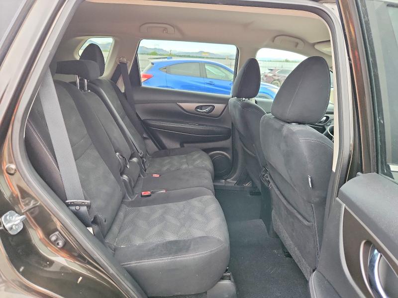 2015 Nissan Rogue მანქანა იყიდება აუქციონზე, vin: 5N1AT2MV1FC811631, აუქციონის ნომერი: 67305596