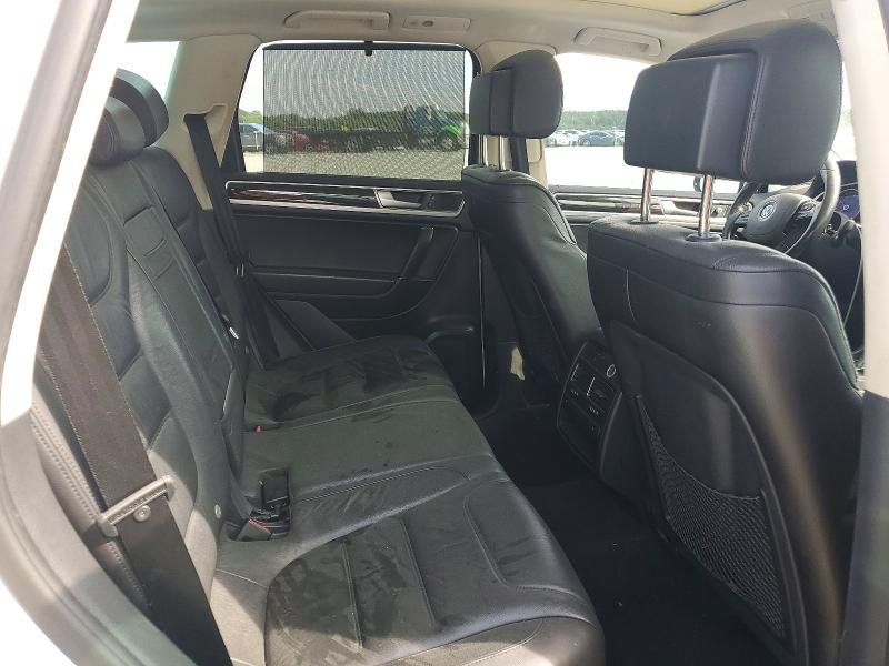 2015 Volkswagen Touareg მანქანა იყიდება აუქციონზე, vin: WVGEG9BP1FD006693, აუქციონის ნომერი: 68725946