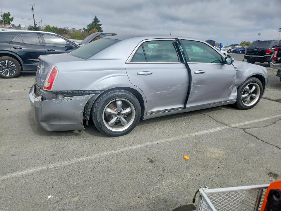 68641416 :رقم المزاد ، 2C3CCAEG8DH620777 vin ، 2013 Chrysler 300c مزاد بيع