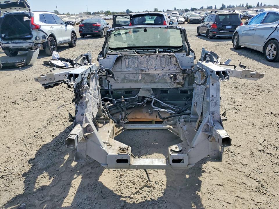 70560056 :رقم المزاد ، WUAVNAFG2BN000687 vin ، 2011 Audi R8 مزاد بيع