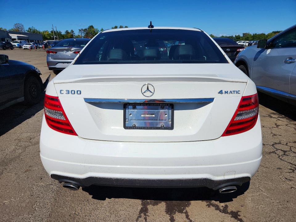 2014 Mercedes-benz C მანქანა იყიდება აუქციონზე, vin: WDDGF8AB9EG177615, აუქციონის ნომერი: 68056506