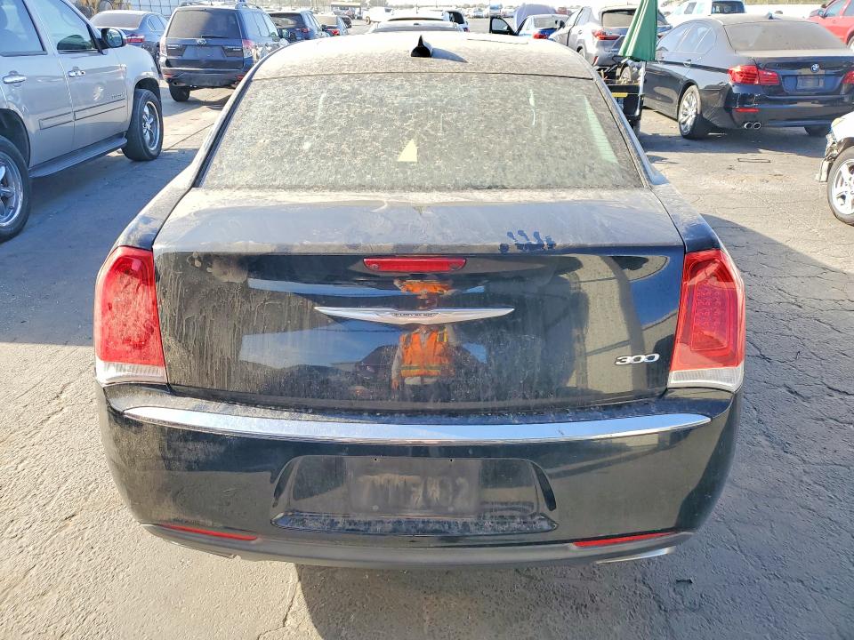 Auction sale of the 2017 Chrysler 300, vin: 2C3CCAAGXHH599653        , lot number: 68800736