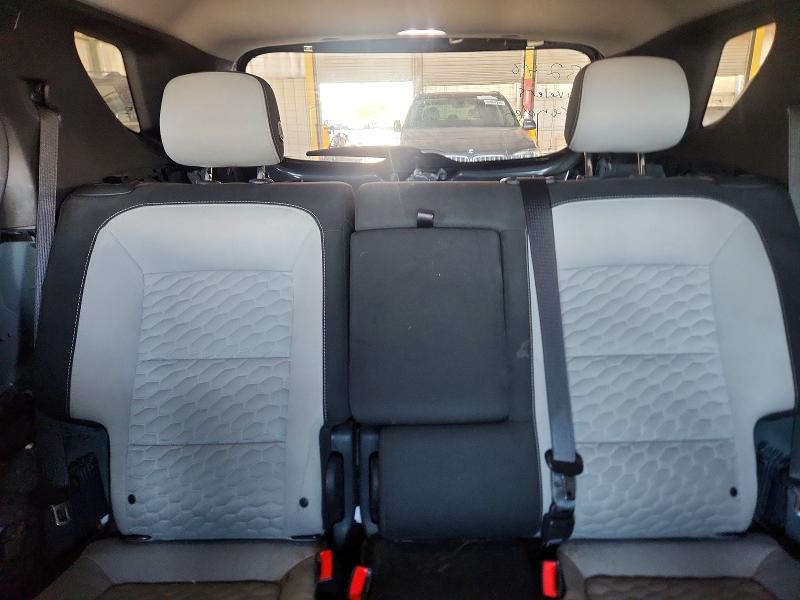 68692776 :رقم المزاد ، 3GNAXJEV3JL127332 vin ، 2018 Chevrolet Equinox مزاد بيع
