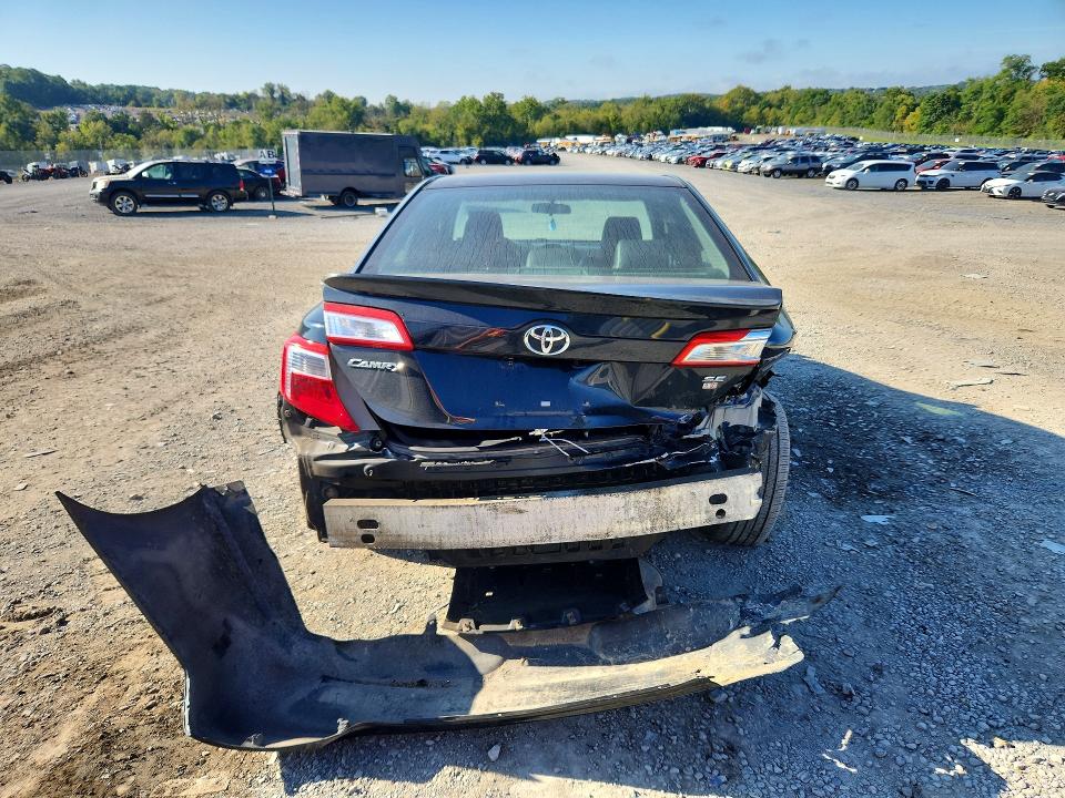 70687236 :رقم المزاد ، 4T1BF1FK1EU736804 vin ، 2014 Toyota Camry مزاد بيع