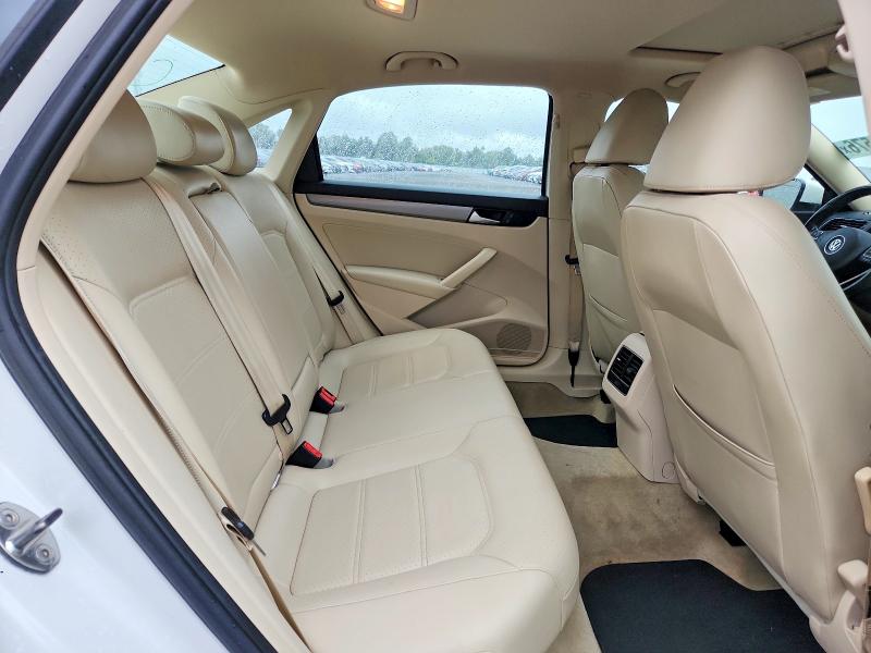 70120576 :رقم المزاد ، 1VWBN7A34EC055629 vin ، 2014 Volkswagen Passat مزاد بيع