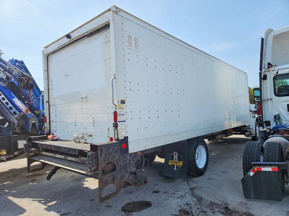 63336336 :رقم المزاد ، 3ALACWDTXHDJF8285 vin ، 2017 Freightliner M2 مزاد بيع