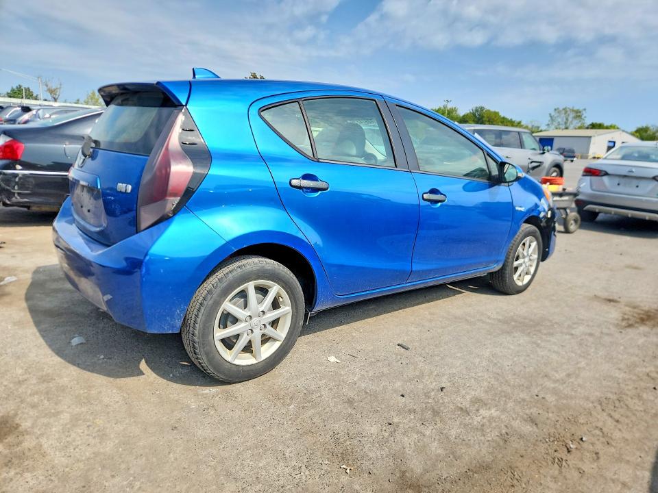 Продажа на аукционе авто 2015 Toyota Prius C, vin: JTDKDTB3XF1090055, номер лота: 68974316