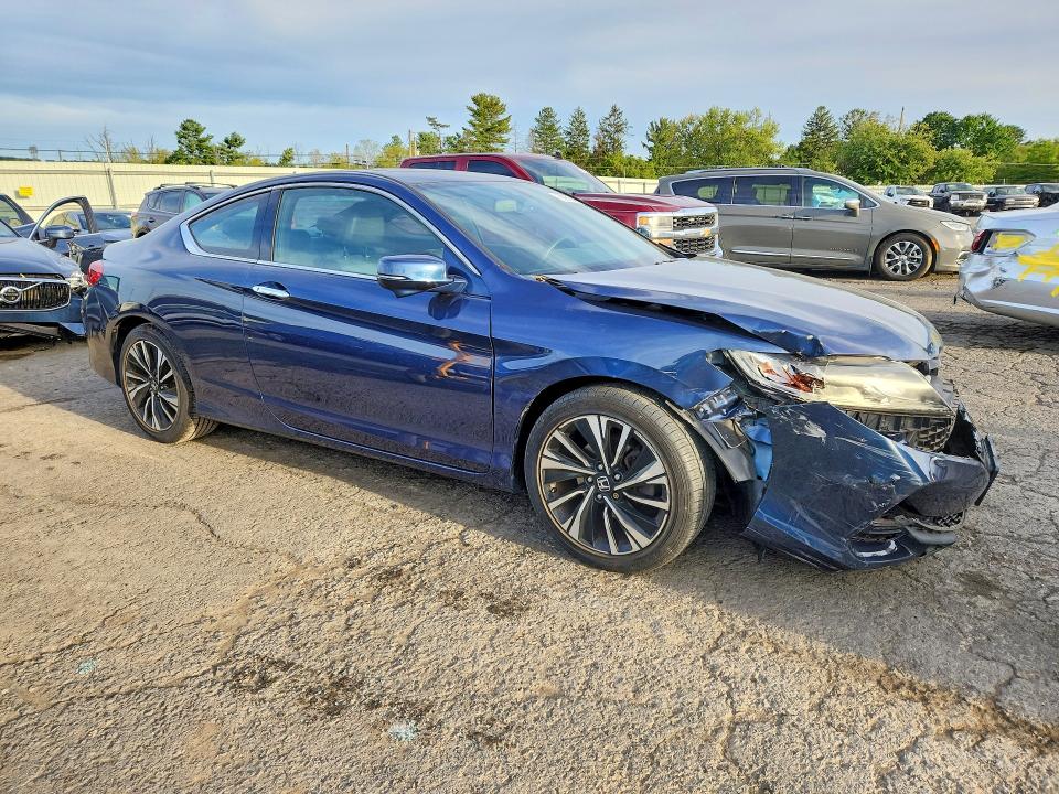 Продажа на аукционе авто 2017 Honda Accord, vin: 1HGCT1B83HA003205, номер лота: 69951386