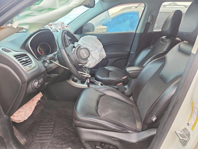67680596 :رقم المزاد ، 3C4NJDBB4JT192584 vin ، 2018 Jeep Compass مزاد بيع