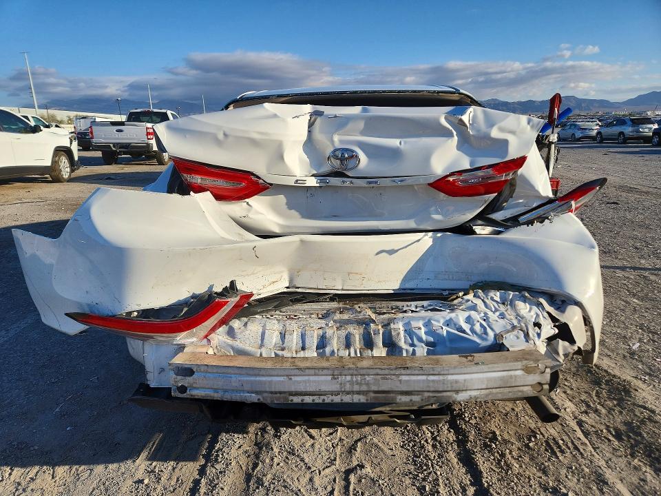 2018 Toyota Camry მანქანა იყიდება აუქციონზე, vin: 4T1B11HK4JU063352, აუქციონის ნომერი: 69203256