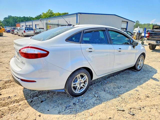 67076926 :رقم المزاد ، 3FADP4BJXKM101059 vin ، 2019 Ford Fiesta مزاد بيع