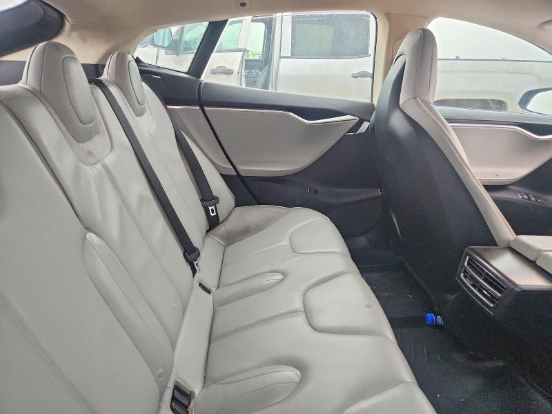 67638336 :رقم المزاد ، 5YJSA1CPXCFP01817 vin ، 2012 Tesla Model S مزاد بيع