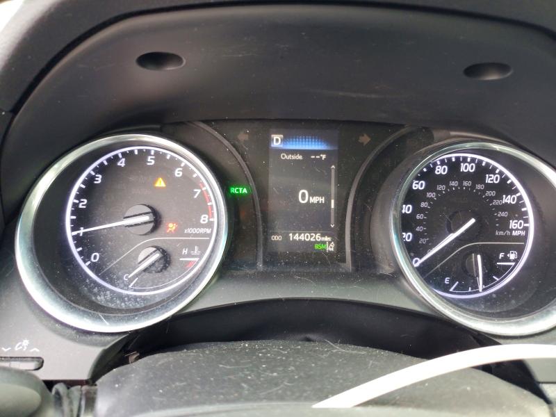 70539926 :رقم المزاد ، 4T1B11HK9JU612303 vin ، 2018 Toyota Camry مزاد بيع