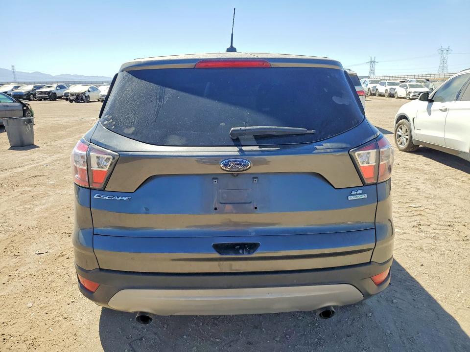 2017 Ford Escape მანქანა იყიდება აუქციონზე, vin: 1FMCU0GD8HUB44695, აუქციონის ნომერი: 67745286