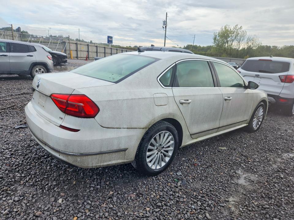 68433496 :رقم المزاد ، 1VWBT7A33GC015776 vin ، 2016 Volkswagen Passat مزاد بيع