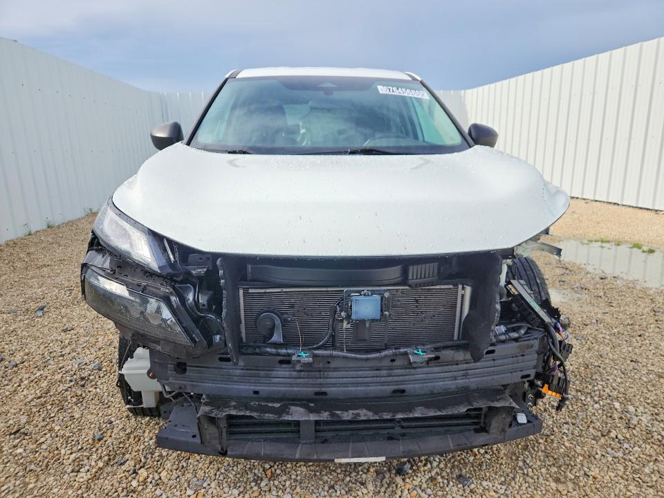 67645686 :رقم المزاد ، 5N1BT3AA4NC702512 vin ، 2022 Nissan Rogue مزاد بيع