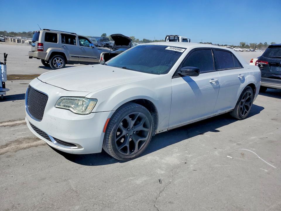 2020 Chrysler 300 მანქანა იყიდება აუქციონზე, vin: 2C3CCAAG5LH225587, აუქციონის ნომერი: 70304566