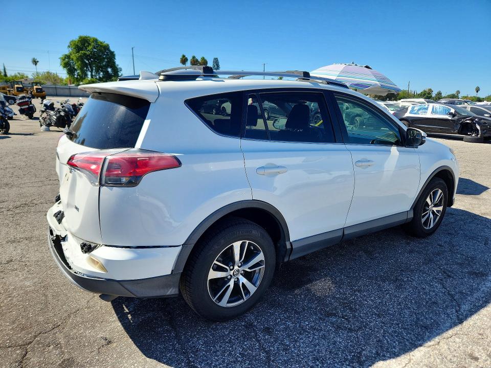 Продаж на аукціоні авто 2016 Toyota Rav4, vin: JTMWFREV4GJ083020, номер лоту: 70750496