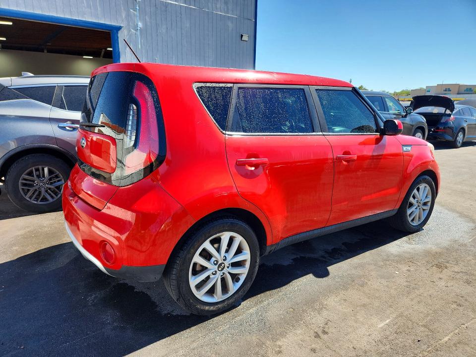 2018 Kia Soul მანქანა იყიდება აუქციონზე, vin: KNDJP3A54J7620080, აუქციონის ნომერი: 70326446